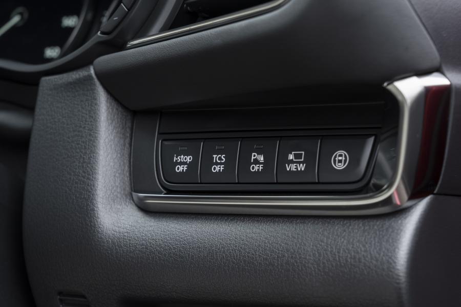 Детали интерьера Mazda CX-30 Skyactiv-X 2019 года  (UK) (фото 77 из 82)